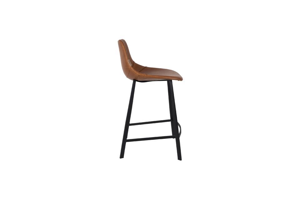 This Franky brown bar stool is equipped with ergonomic footrests