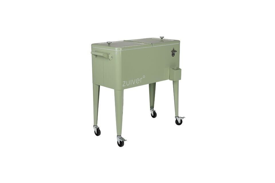 Its polypropylene material is both lightweight and hard-wearing