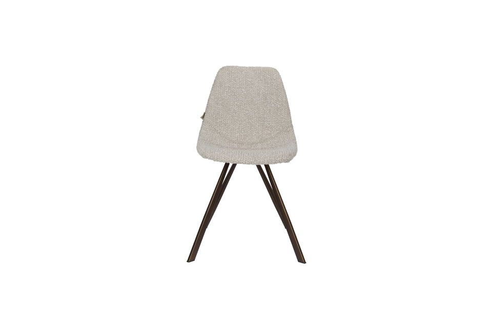 Its gray polyester fabric blends harmoniously with the softness of curly fabric