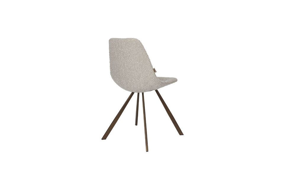 It comes to life in a minimalist way, enriching your space with its discreet elegance