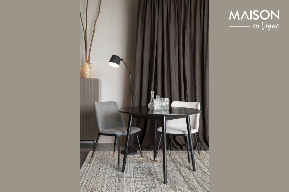 Its neutral gray color adapts easily to different color palettes and can be used in your workspace