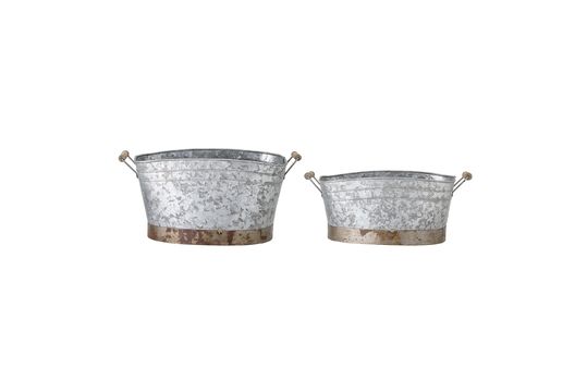 Grey galvanized iron ice buckets Cimon Clipped