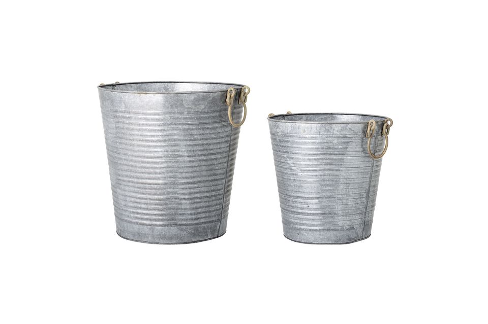 Set of two metal pots in antique galvanized zinc to prevent rust and enhance durability when used