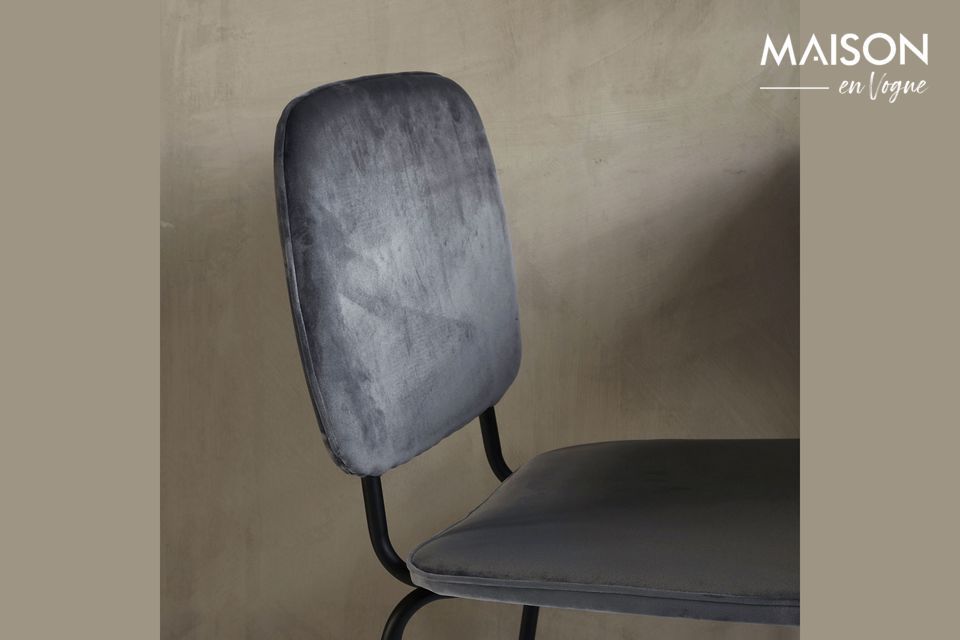 The design of a vintage or designer interior begins with this chair model in polyester velvet