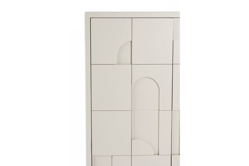 Let yourself be seduced by the soothing aesthetics of this creation