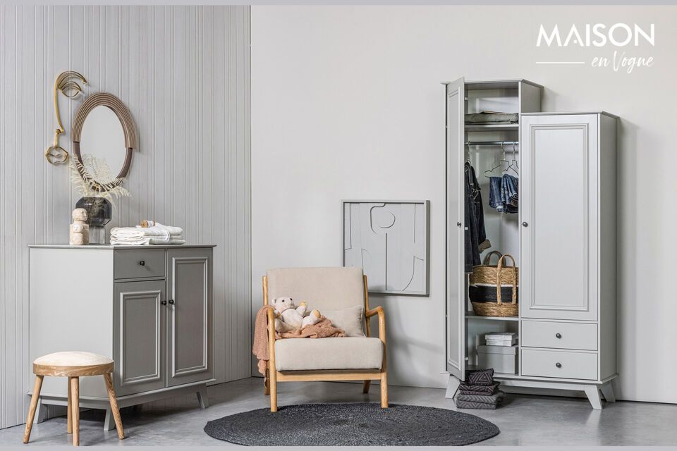 Looking for a wardrobe that combines a playful design with a timeless classic look? Discover the