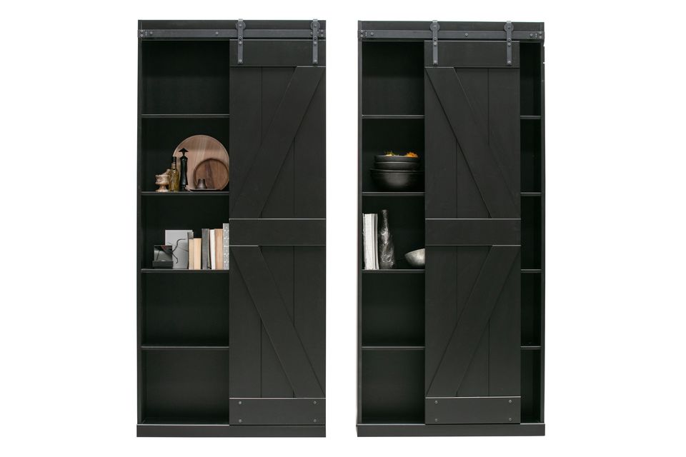 Inside, there are ten storage compartments of various capacities that offer optimal storage