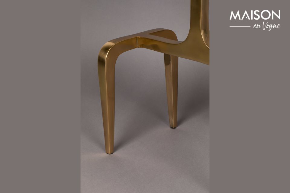 The Hips side table is made of lacquered aluminium covered in an incredible golden hue