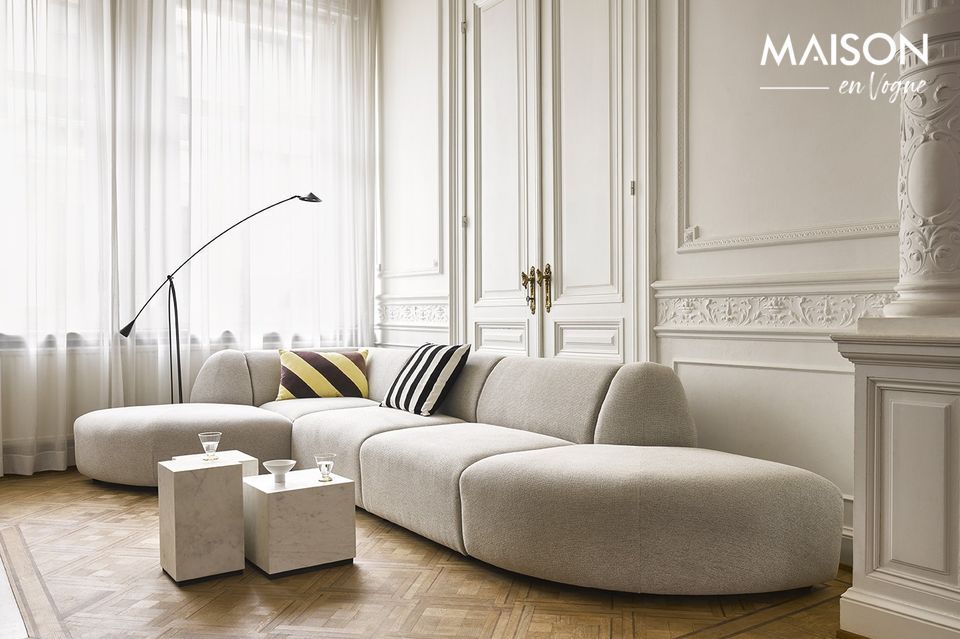 Its soft colour and the purity of its lines make it a choice ally for your living room