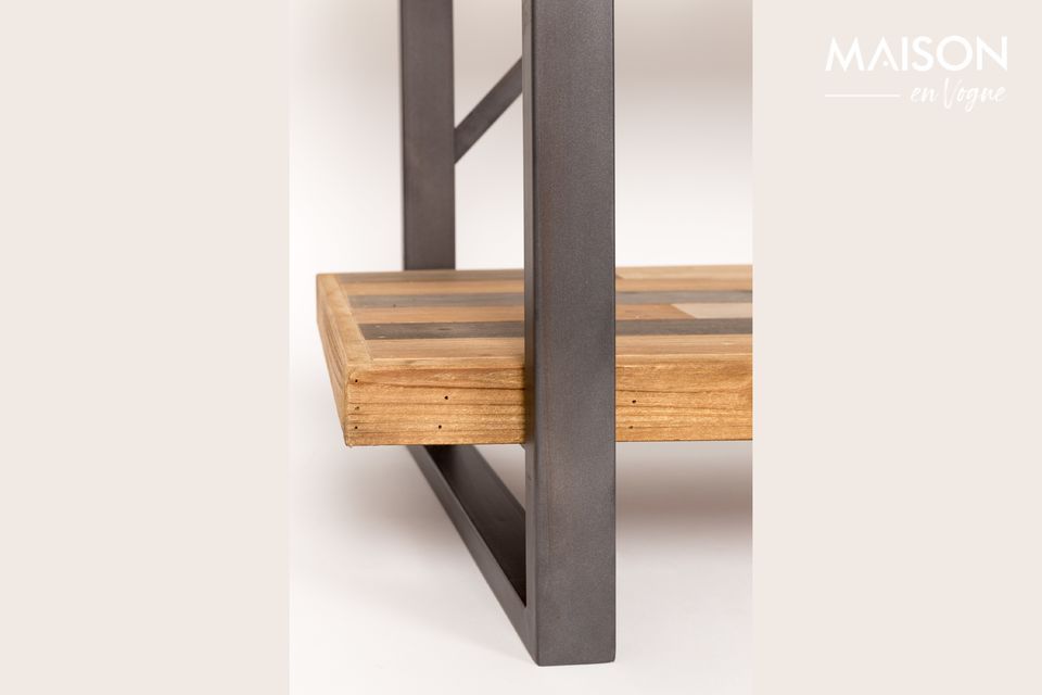 This grey metal and natural wood shelf is indeed made of four thick boards of pine fibre