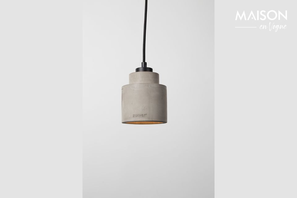 This small luminaire will discreetly modernize the interior