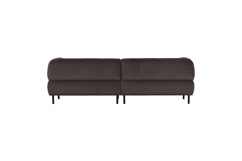 It features classic, clean sofa lines and makes its sofas a great value for any interior