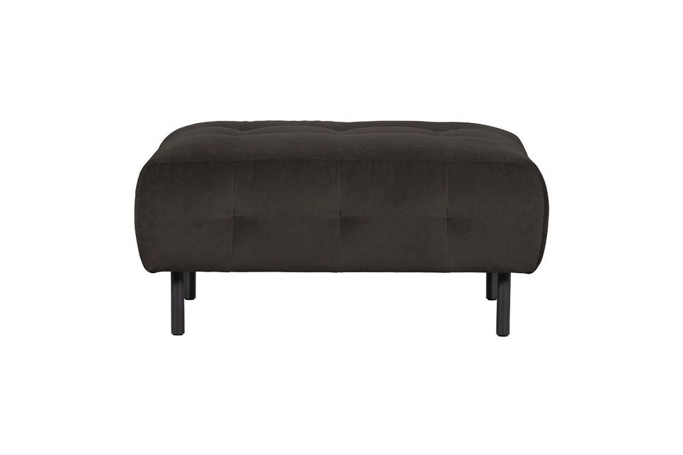 It features classic, clean sofa lines and makes its sofas a great value for any interior