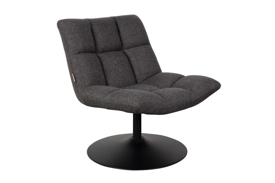 This bar chair can support a maximum weight of 120 kg