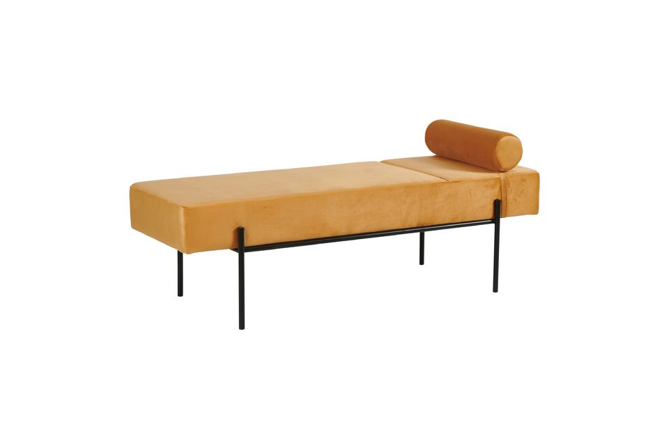 As an additional seat in your home or to lie down on, choose the Maxi bench