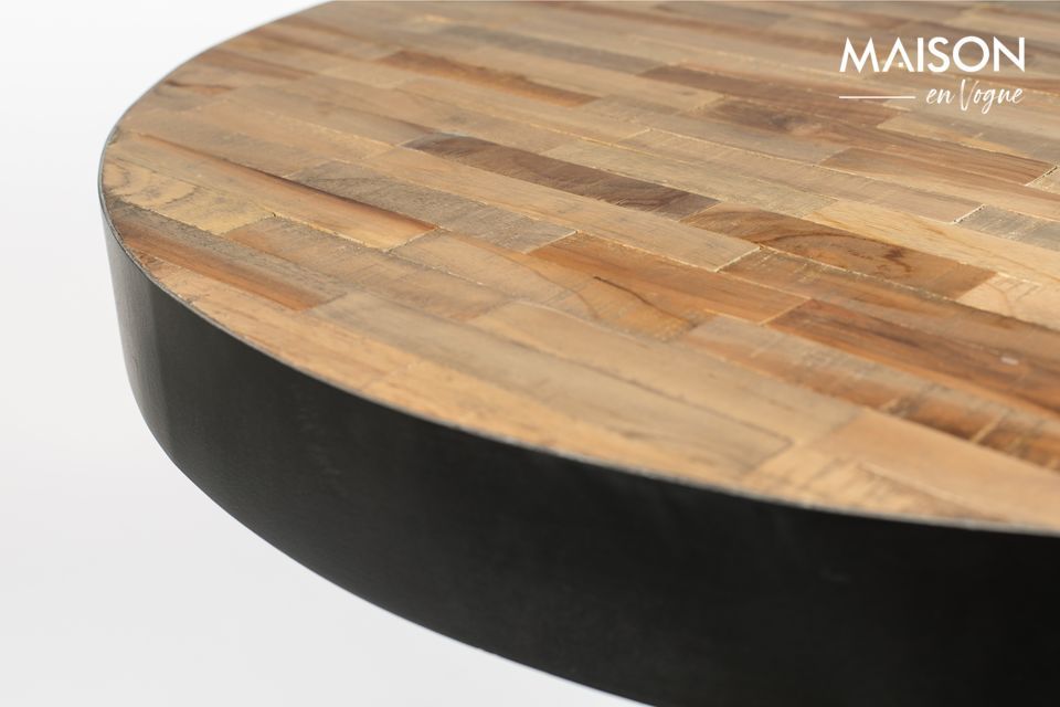 The Maze table in recycled natural teak is the best friend of small apartments and studios