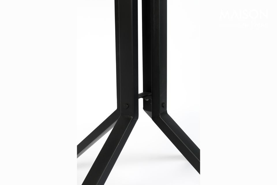 Multifunctional, it can also be used as an occasional table or bedside table