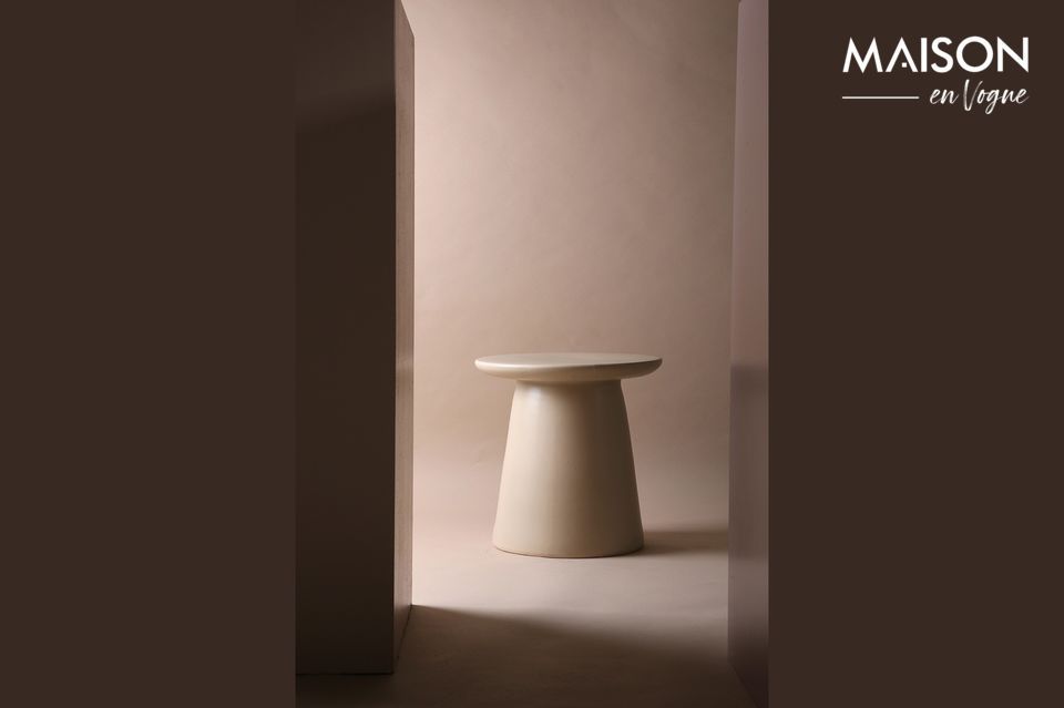 Meysse earthenware side table 