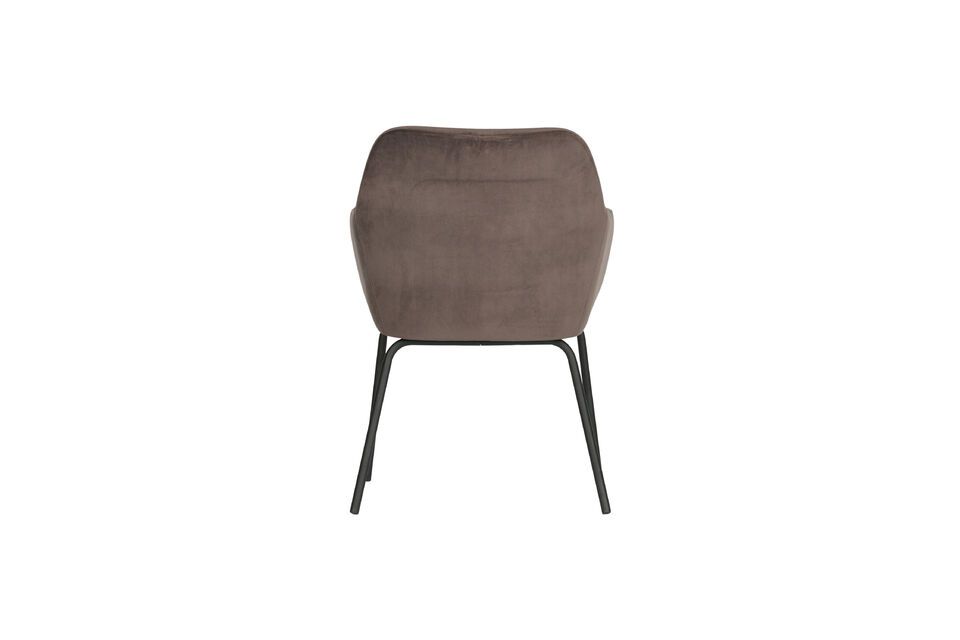 The matte black painted metal base with four slightly flared legs gives the chair a contemporary