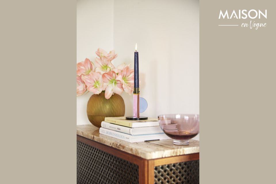 Its transparent material will allow you to highlight your candles for a perfect decorative touch