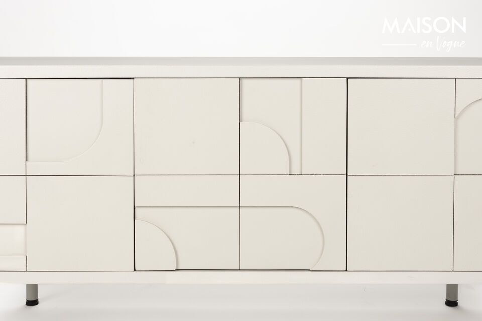 With dimensions (55 x 40 x 120 cm) that establish it as a centerpiece without crowding the space