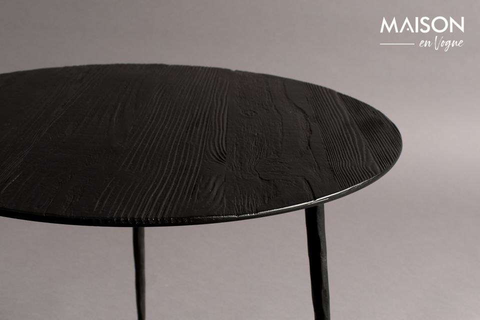 You will appreciate its circular tray in lacquered steel covered with a fine pine veneer