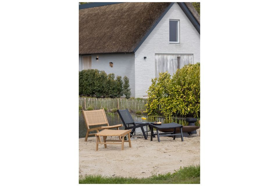 Looking for a comfortable footstool to enjoy the sun? The Hocker Puk from the WOOOD collection is a