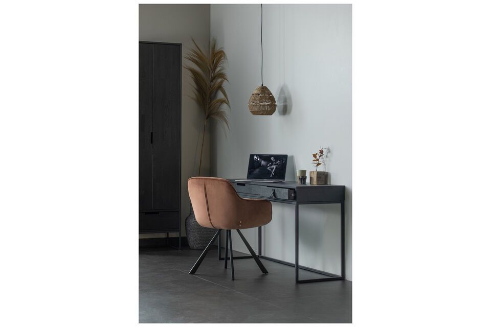 The Elaine chair makes us feel like cocooning! Designed by the Dutch brand Woood