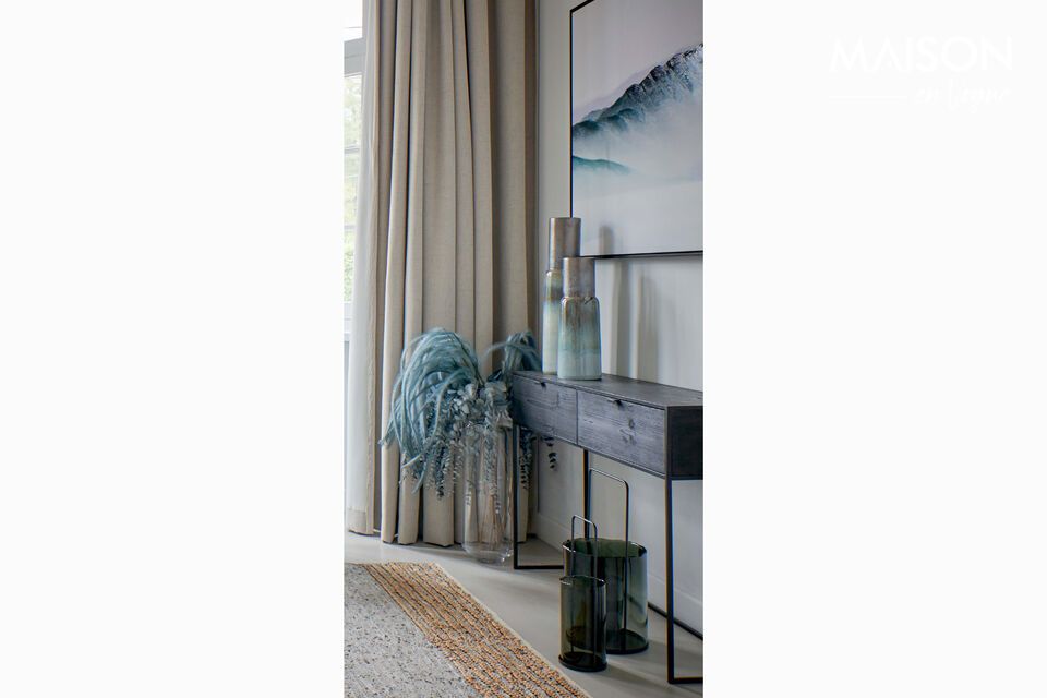 Discover the elegance and sustainability of the Raw rug, a unique piece made from recycled materials