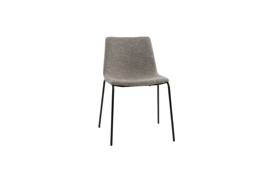 With its thin metal structure and plain fabric seat, the Romo chair is a simple and elegant model