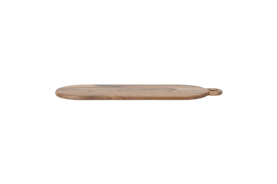 The Joanne cutting board from Bloomingville is made of acacia wood and has an elegant silhouette