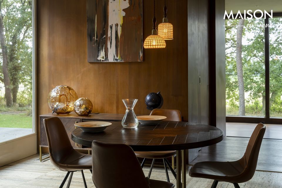 Discover the Class dining table