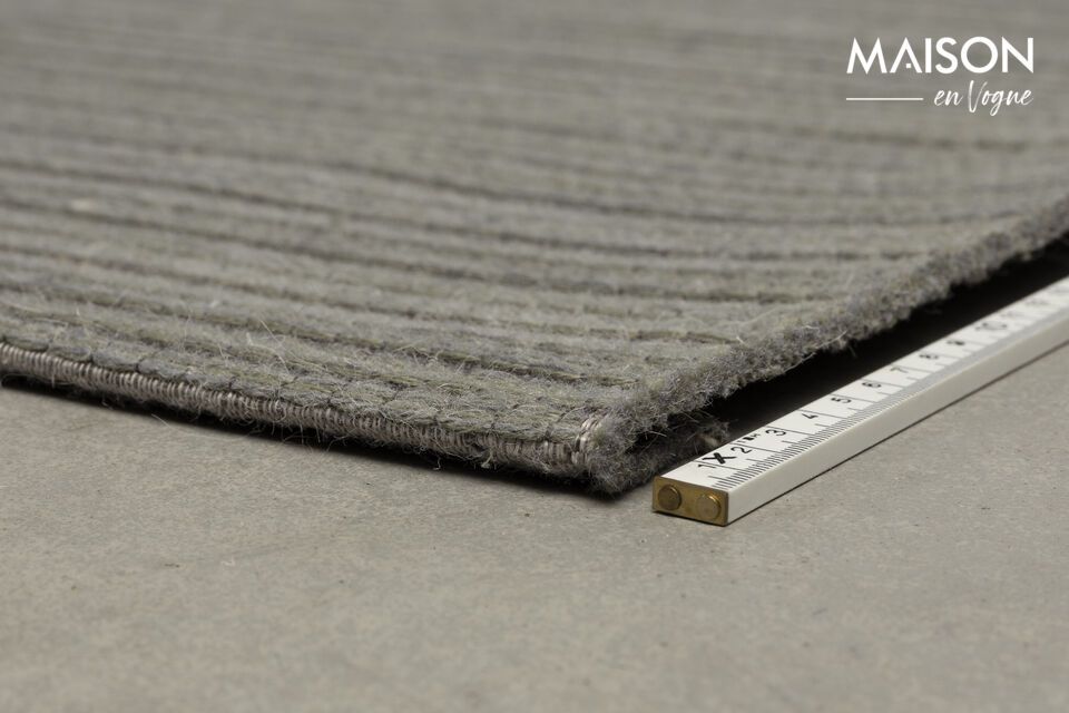 Made from high-quality Spanish wool and hand-woven in Belgium