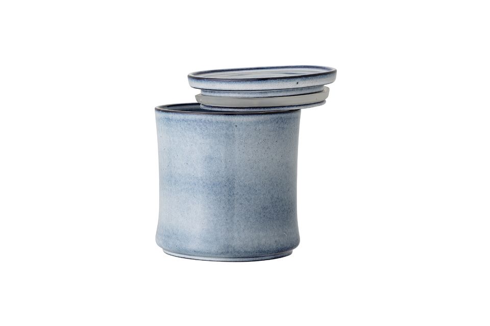 Stoneware pot with a beautiful blue glaze and a lid with a high quality silicone band