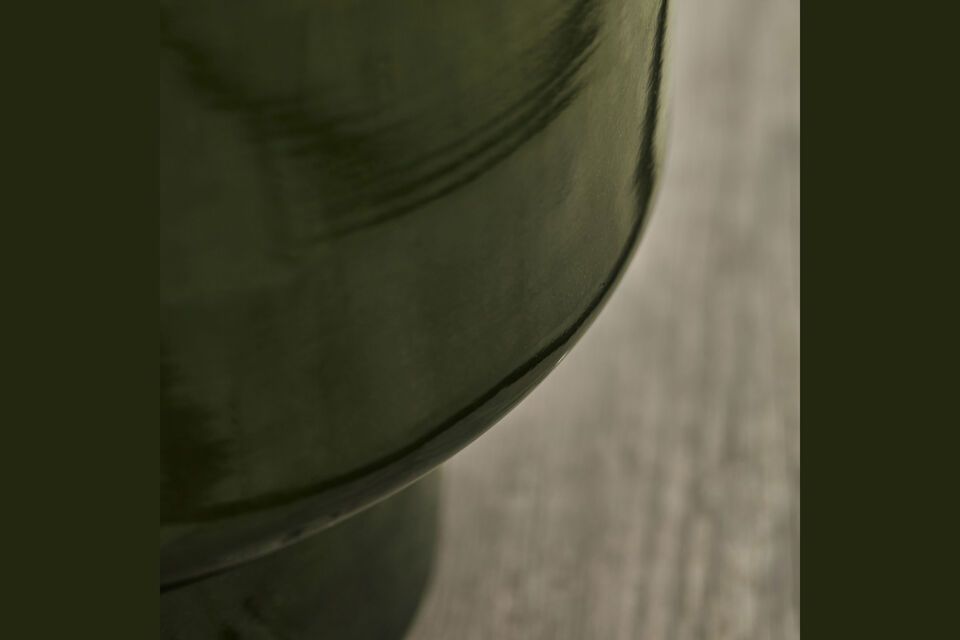 Discover the Pile iron planter, perfect for enhancing your green spaces, whether indoors or out
