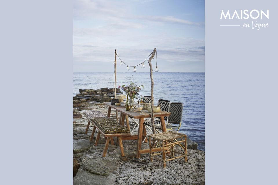 Discover our timeless selection to enrich your everyday life