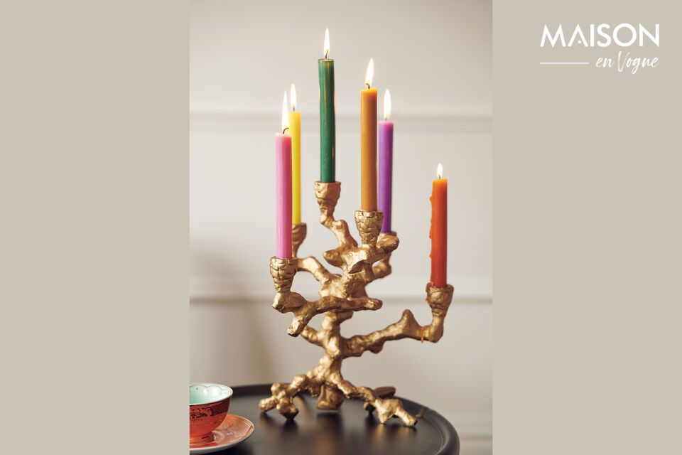 Candle holder with an organic and original shape