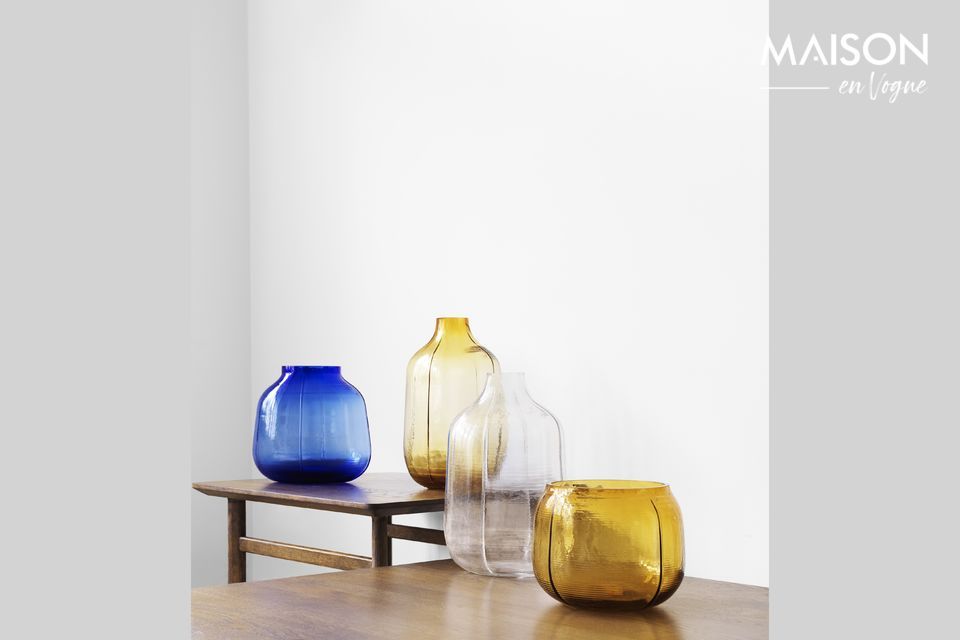 Designed in 2019 by BÜRO FAMOSThe shapes of the Step vases have been build up step by step 