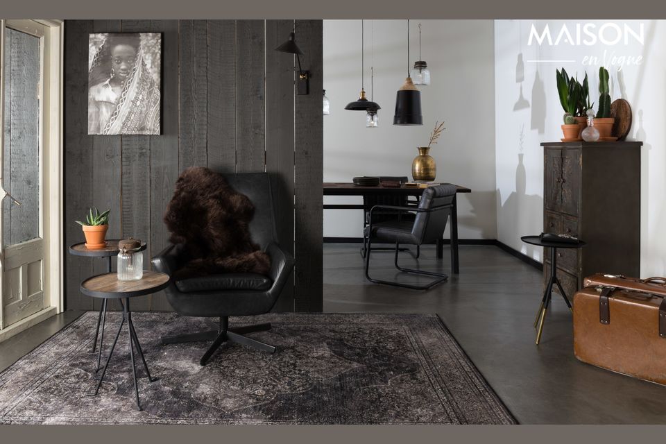 Minimalist and elegant armchair