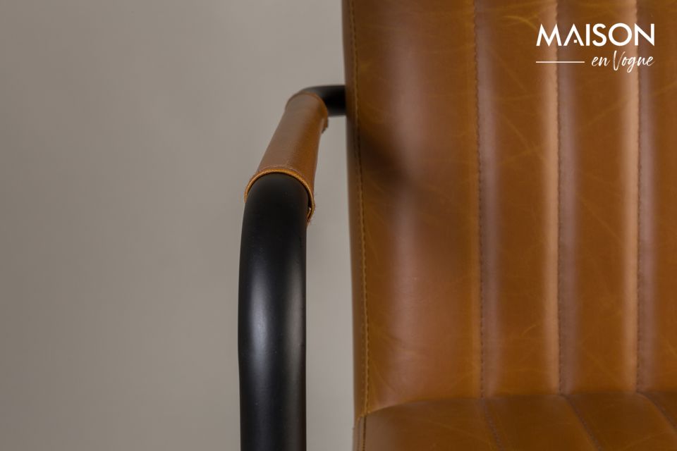 Stitched armchair in cognac - 6