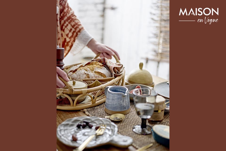 A tray signed by Bloomingville in a cosy spirit