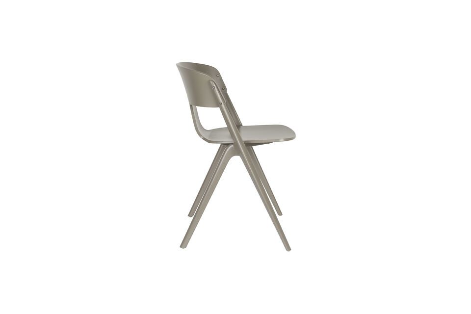 Its design, at once simple and subtly singular, invites contemplation and conviviality