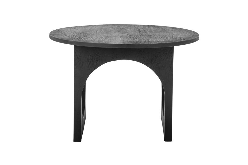 Pair it skilfully with other round tables to create a harmonious and stylish ensemble