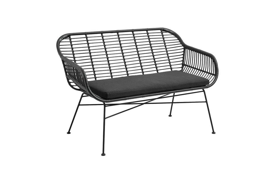 The Garden Bench with Nordal Cushion is ideal to furnish your outdoor space