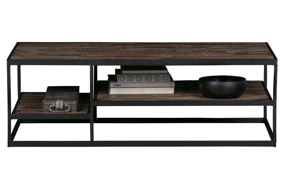 The Vic coffee table offers an original character thanks to the recycled teak that makes each model