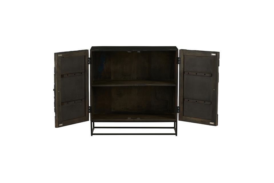 The Villars black mango wood sideboard is the ideal piece of furniture to combine everyday