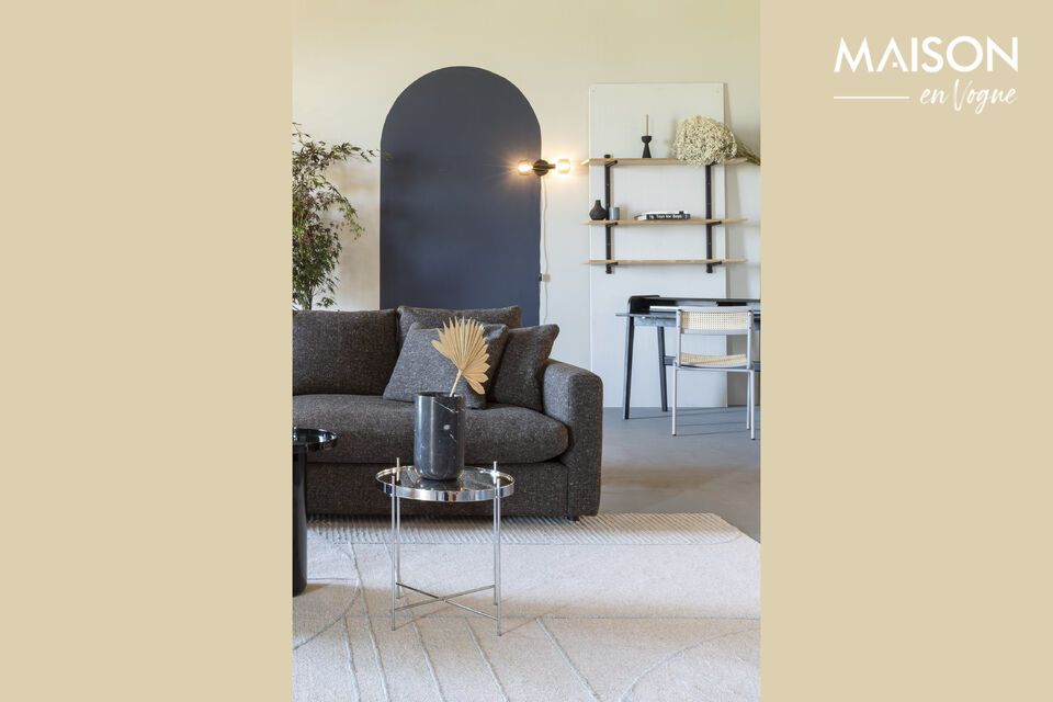 Accentuate your interior with style and functionality thanks to the Bundy shelf.