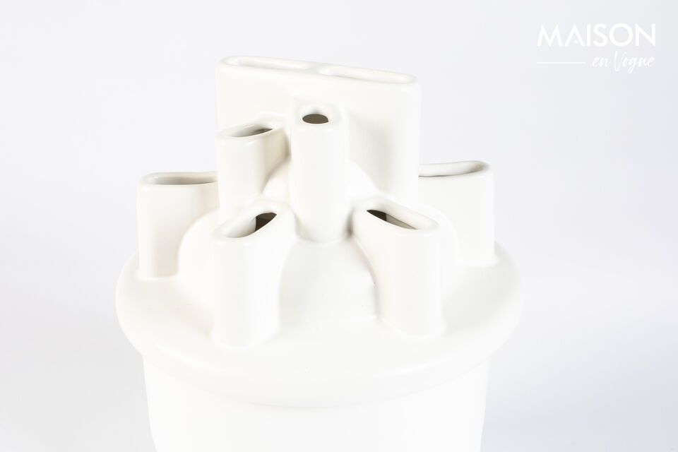 Made from high-quality ceramic