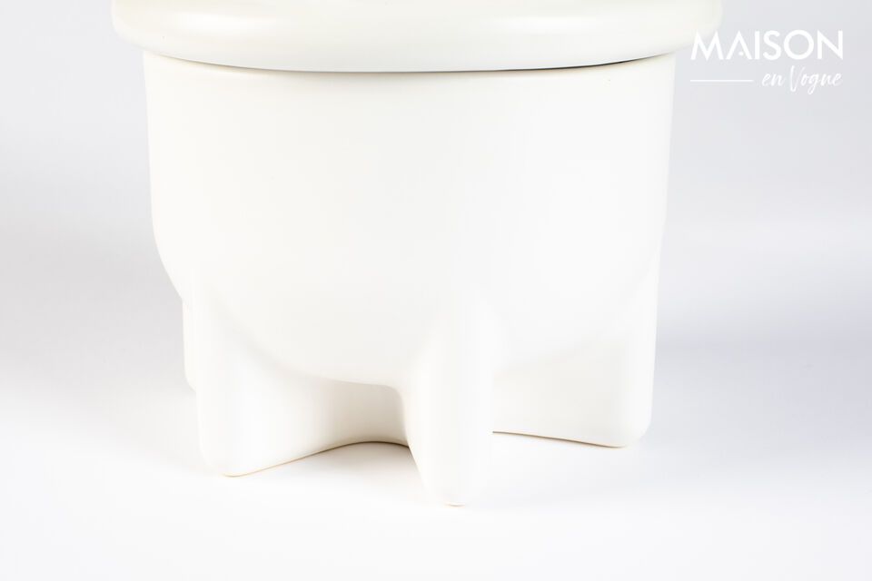 Whether small or large, it transforms simple arrangements into works of art