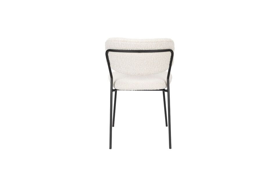 The 55 cm seat length and 49 cm depth guarantee ample space for optimum comfort